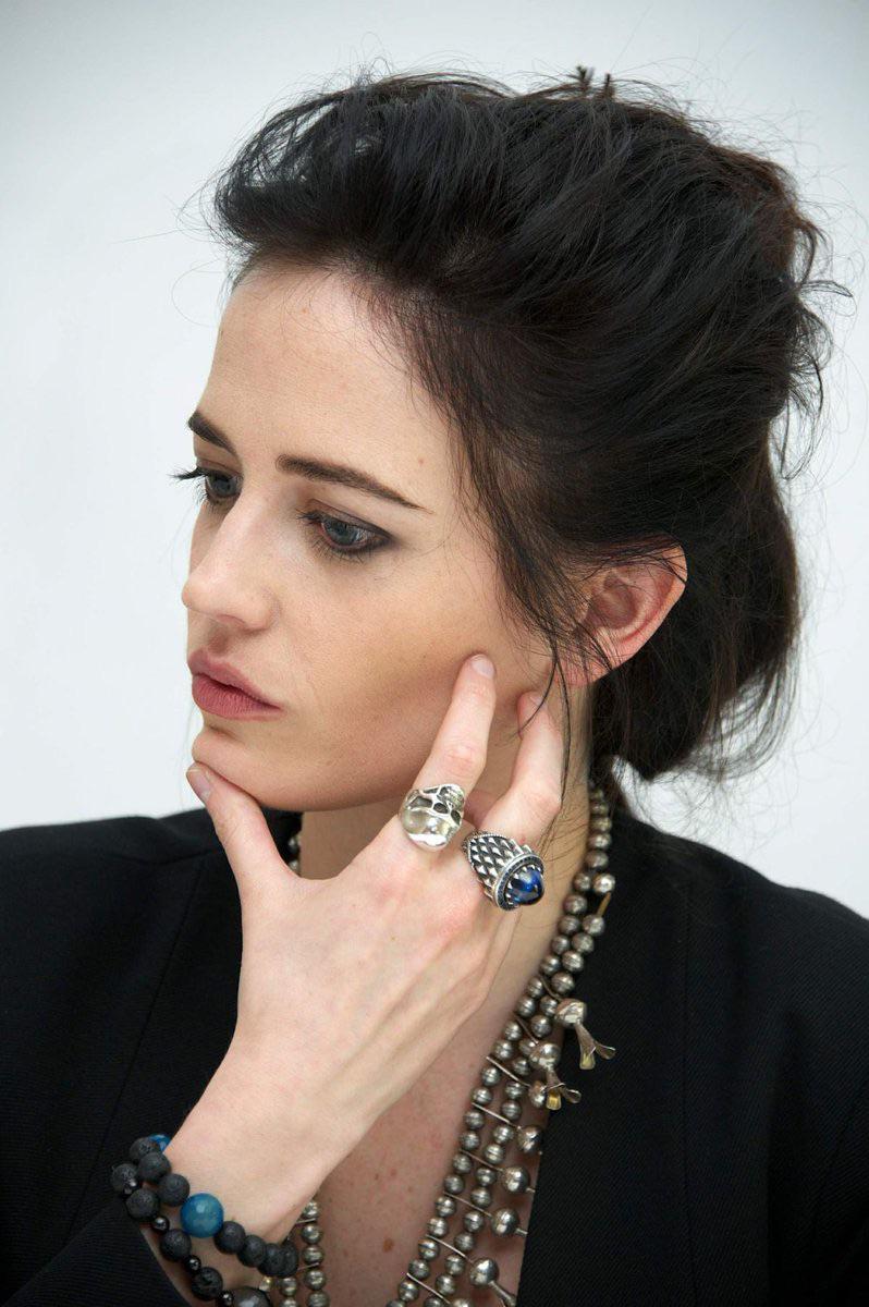 This is a portrait image with resolution 798x1200, dominant color gray, approximately 4 main objects.