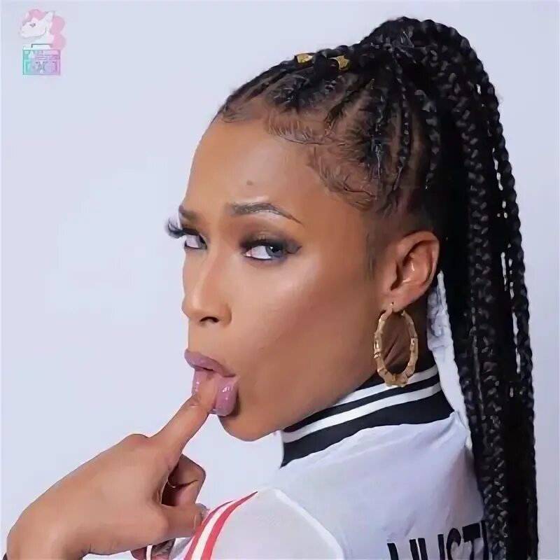 This is a square image with resolution 800x800, dominant color gray, approximately 2 main objects.