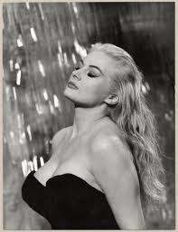 This is a portrait image with resolution 197x256, dominant color gray, approximately 1 main objects.